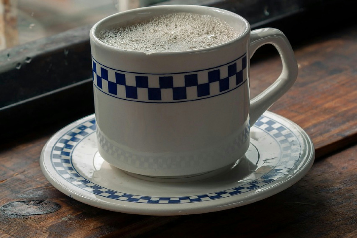 Bere latte con il raffreddore: fa davvero male?