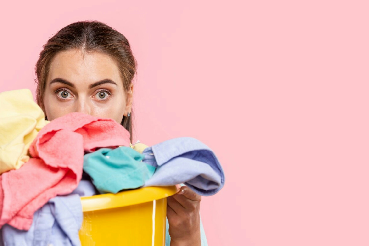 Panni asciutti con odori sgradevoli: il metodo naturale per eliminare i cattivi aromi facilmente
